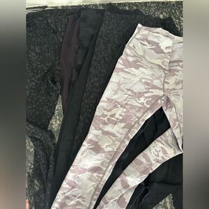 lululemon athletica Women's Leggings - Black and Purple Camo